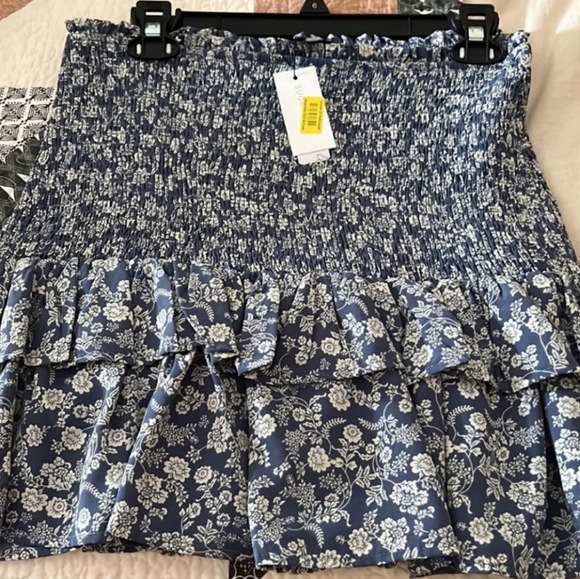 🆕️ Sugarlips Set of Top + Skirt with Smocked Waist in Blue & White Print. NWT - Picture 10 of 14